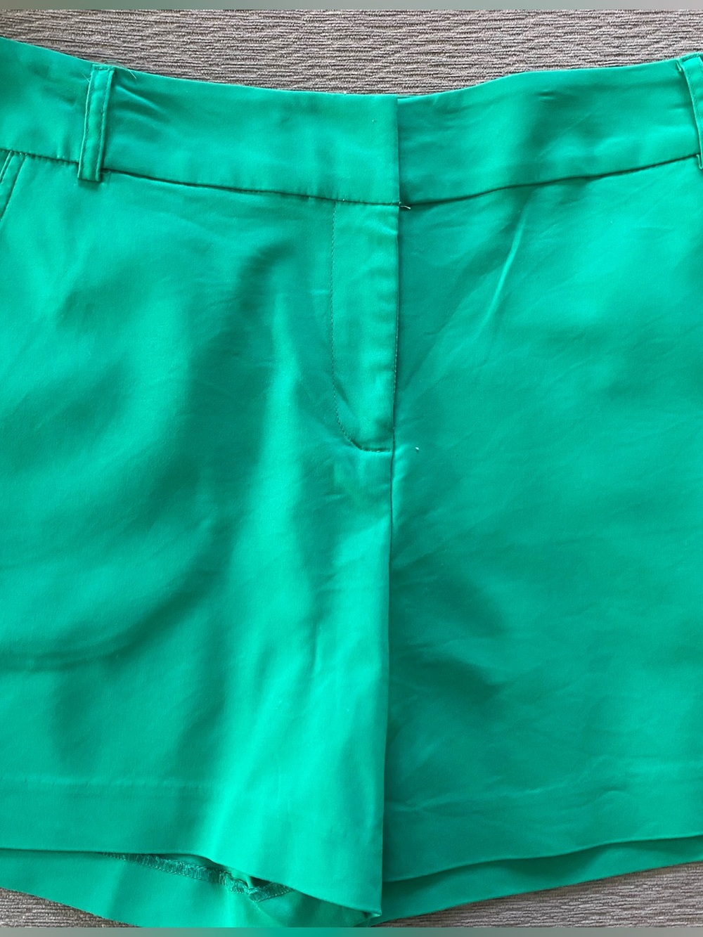 GIBSON LATIMER Women’s Green Tailored Shorts - Size 10 - EUC